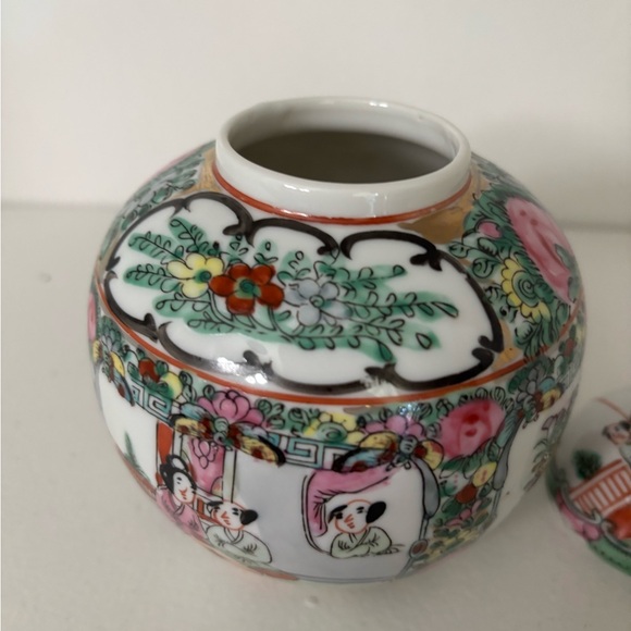 Vintage porcelain Japanese ginger jar pink and green - Picture 7 of 11